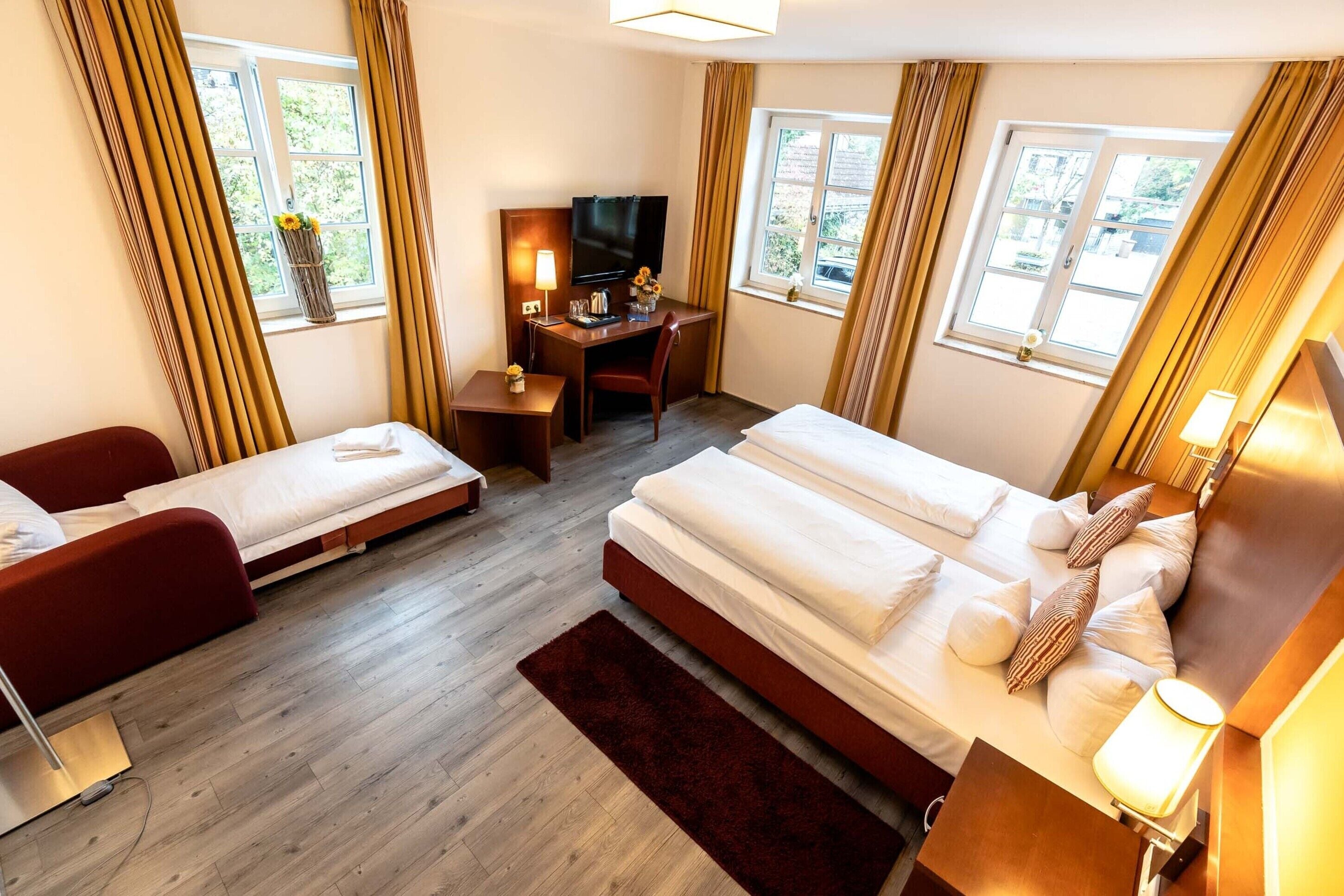 comfort triple room | 1 bedroom, hypo-allergenic bedding, minibar, in-room safe