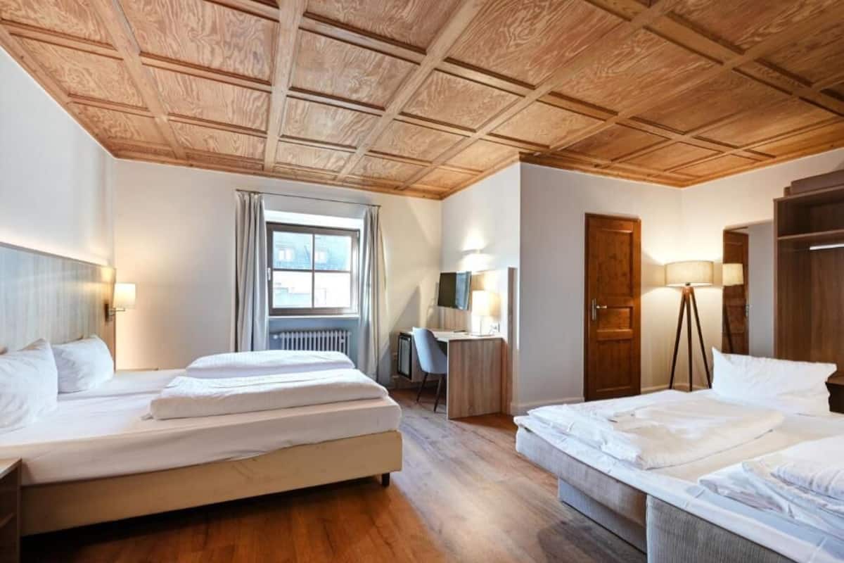 Quadruple Room Annex | Hypo-allergenic bedding, minibar, in-room safe, desk