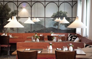 Daily buffet breakfast (EUR 14.90 per person)