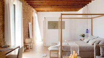 Premium bedding, minibar, in-room safe, desk