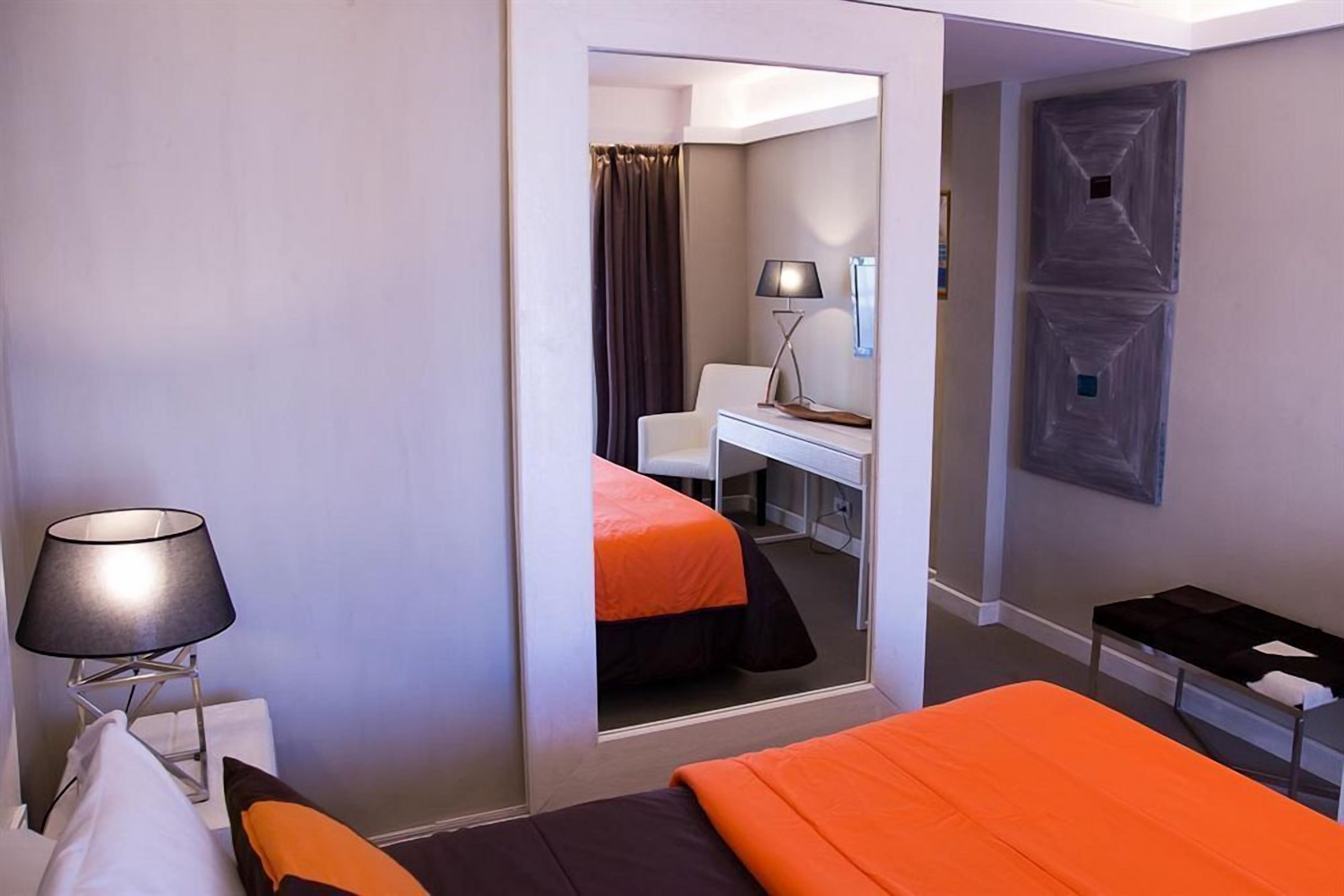 1 bedroom, pillow-top beds, desk, blackout curtains