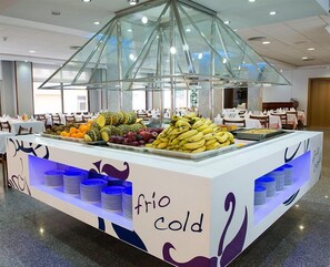 朝食 (ビュッフェ)、毎日提供 (有料)
