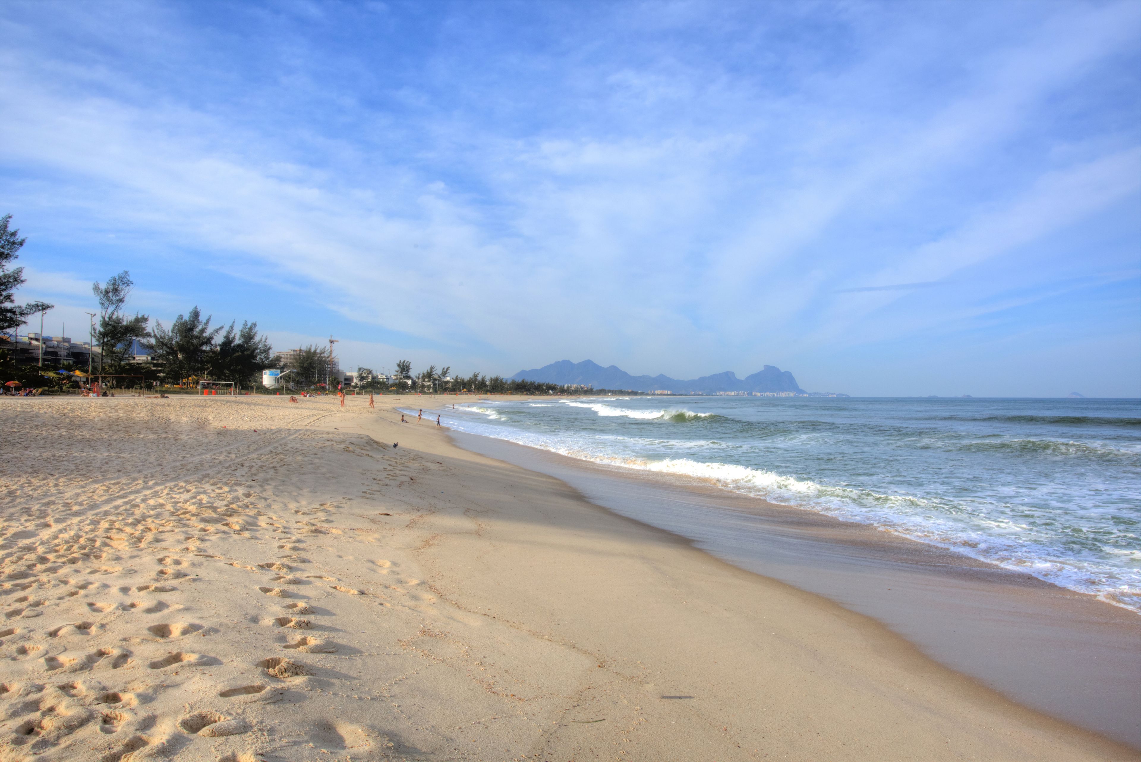 Weißer Sandstrand, Cabañas (kostenlos), Sonnenschirme