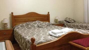 Camera tripla | Materassi a doppio strato, una cassaforte in camera