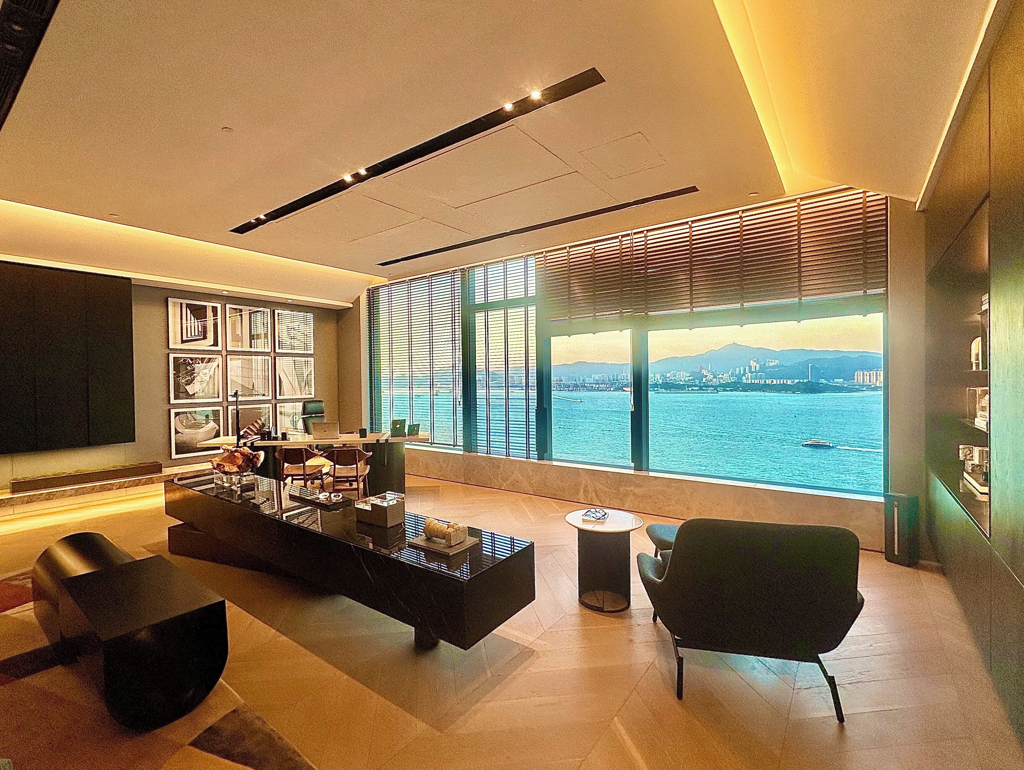 1 bedroom, in-room safe, individually decorated, desk