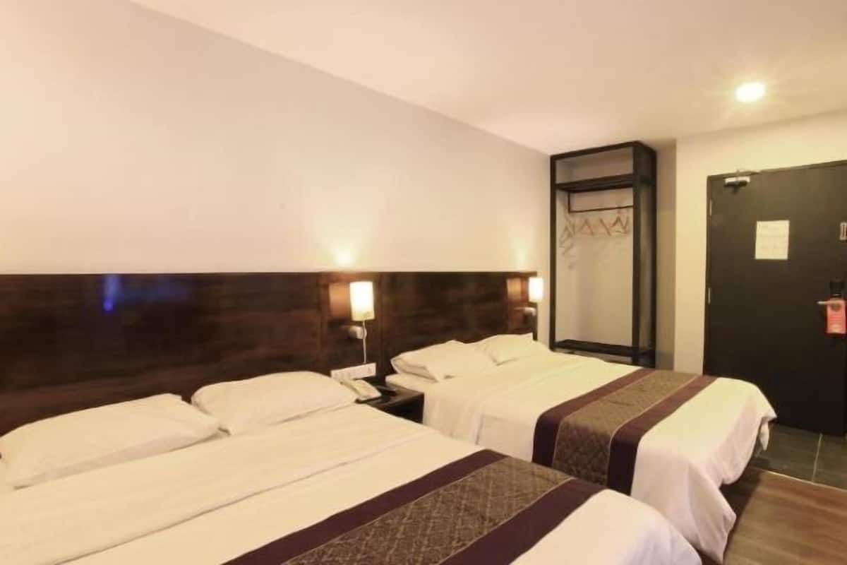 In-room safe, individually decorated, individually furnished, desk