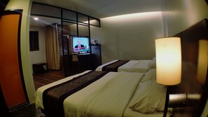 Deluxe-Zimmer, 2 Queen-Betten | Zimmersafe, individuell dekoriert, individuell eingerichtet