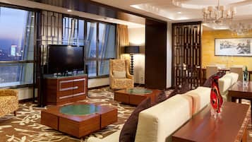 1 bedroom, premium bedding, down duvets, minibar