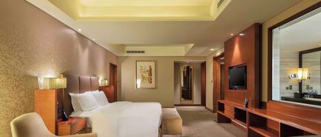 Deluxe Suite One King Bed | 1 bedroom, premium bedding, down duvets, minibar