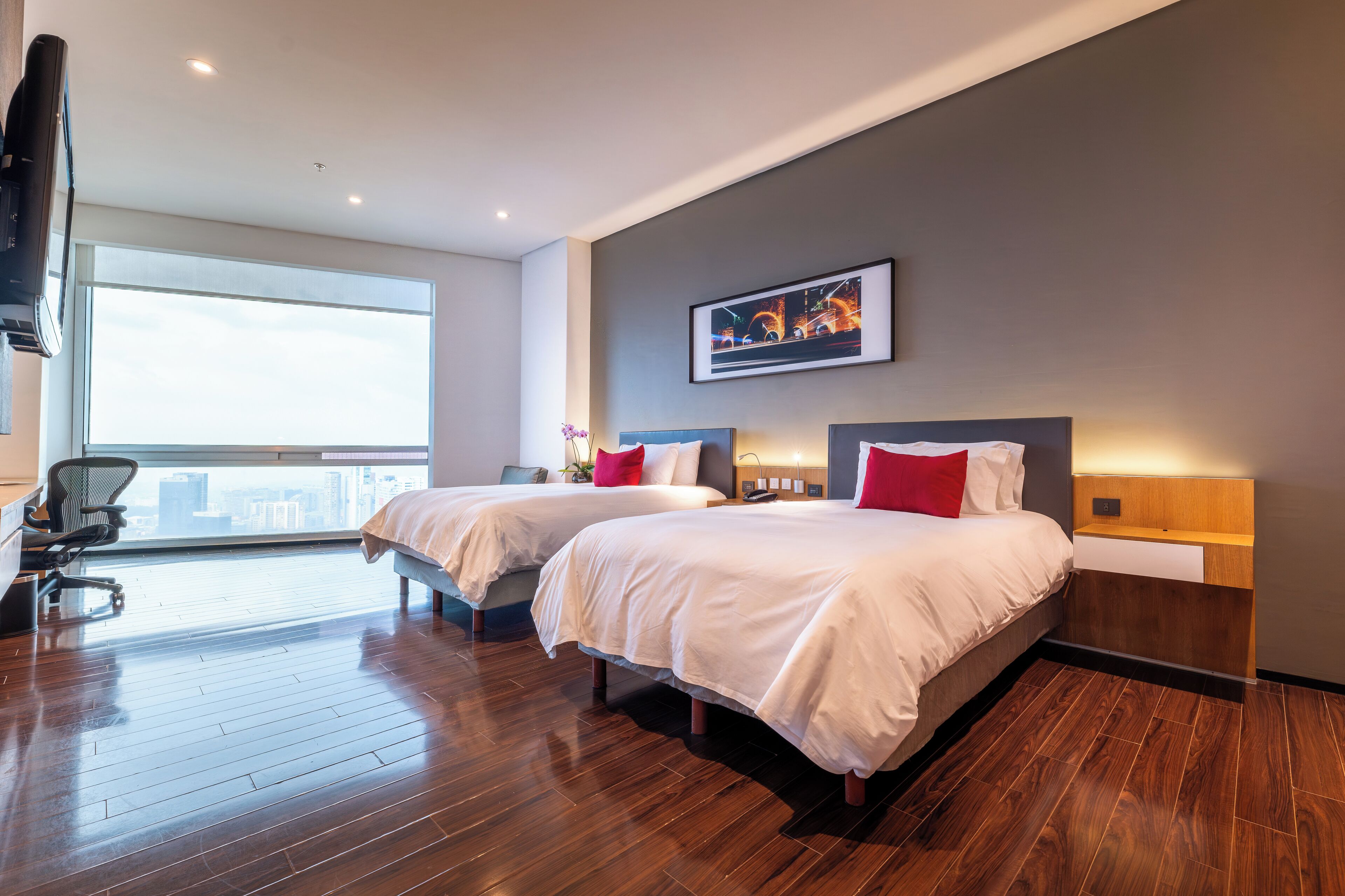 Quarto premier, 2 camas Queen | Edredons de pluma, frigobar, cofres nos quartos, escrivaninha