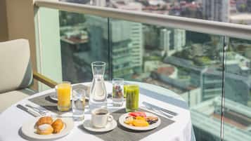 Down comforters, minibar, in-room safe, desk