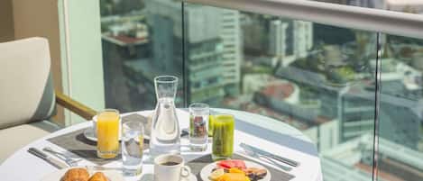 Couette en duvet d'oie, minibar, coffres-forts dans les chambres, bureau