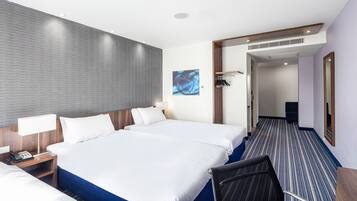 Standard Room, 3 Twin Beds | Desk, laptop workspace, blackout drapes, soundproofing