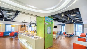 Free buffet breakfast - Holiday Inn Express Changzhou Center by IHG (Changzhou)