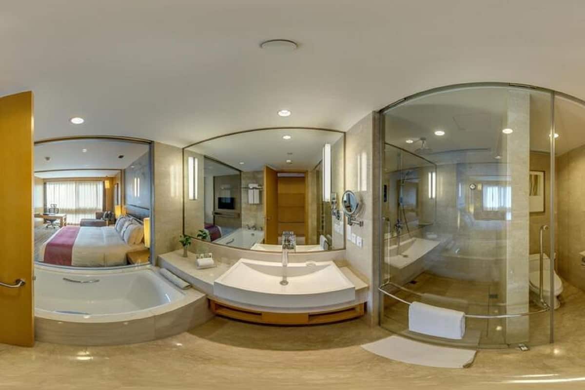 1 bedroom, premium bedding, down duvets, minibar