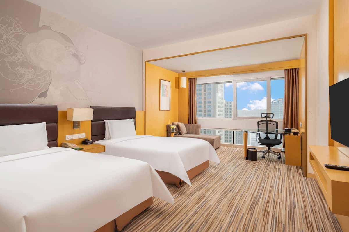 1 bedroom, premium bedding, down duvets, minibar