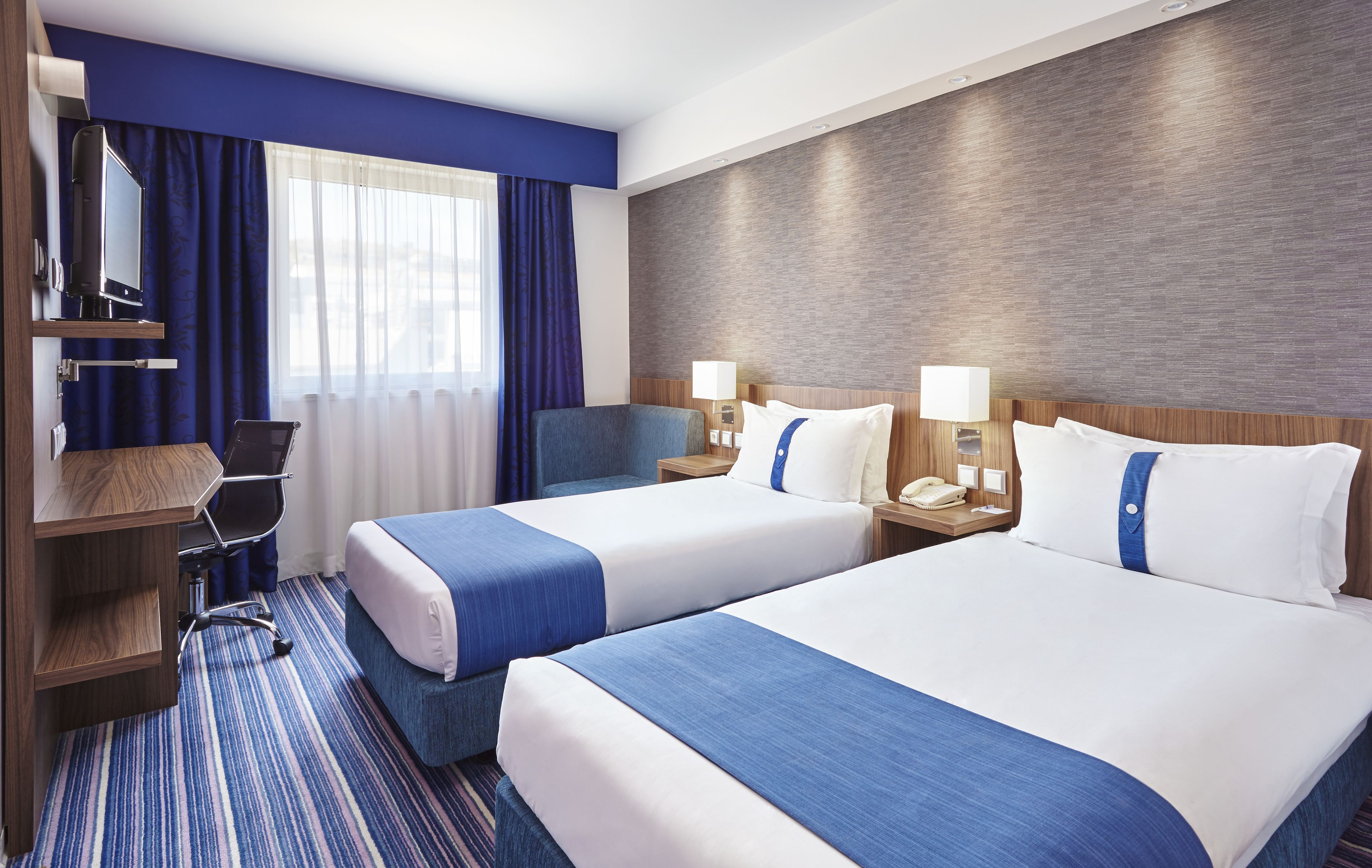 standard room, 2 single beds | desk, blackout curtains, soundproofing, iron/ironing board