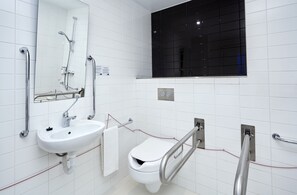 Standard Room, 1 Katil Kelamin (Double), Accessible (Free Breakfast) | Bilik Mandi | Pancuran mandi, kelengkapan dandanan diri percuma, pengering rambut 