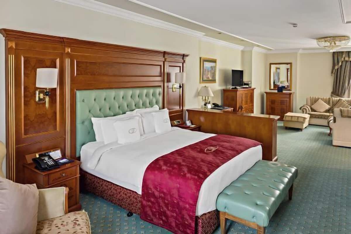 Frette Italian sheets, premium bedding, down duvets, minibar