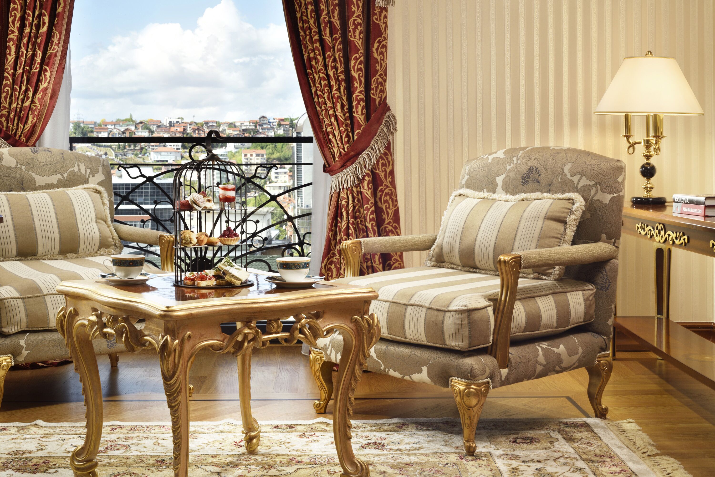 42-inch lcd tv with satellite channels, tv