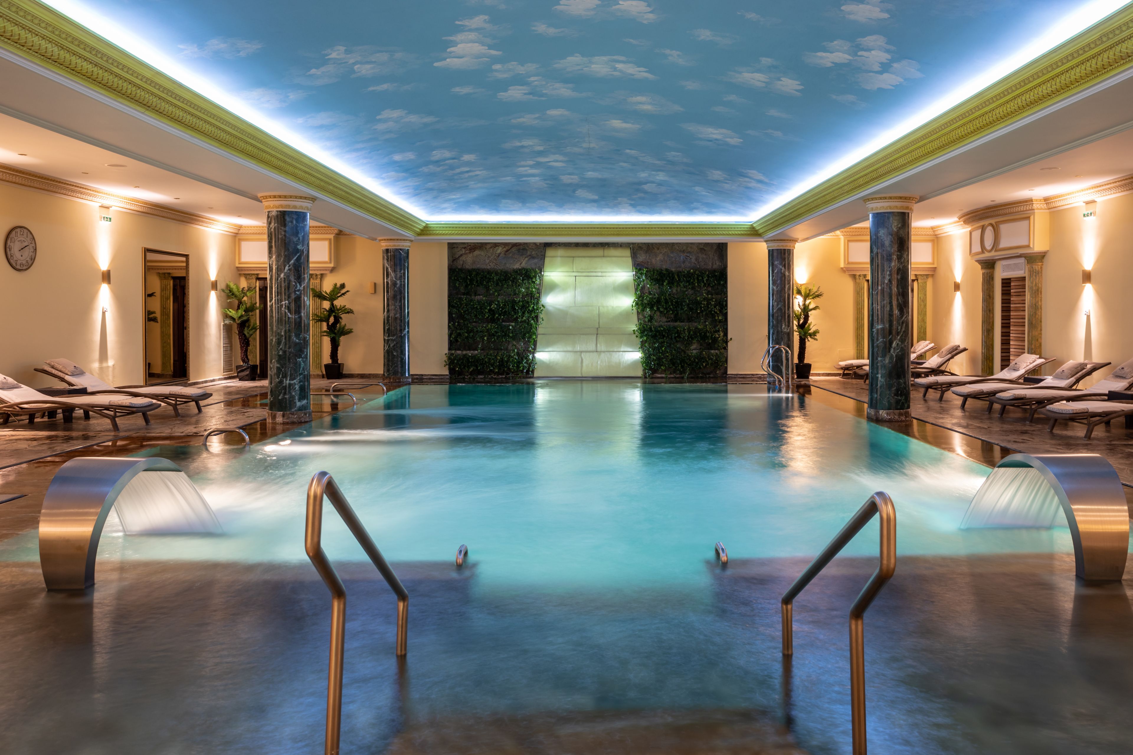 couples treatment room(s), sauna, hot tub, steam room