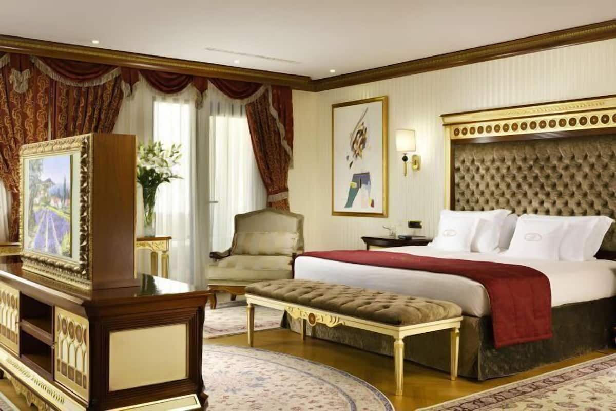 Frette Italian sheets, premium bedding, down duvets, minibar