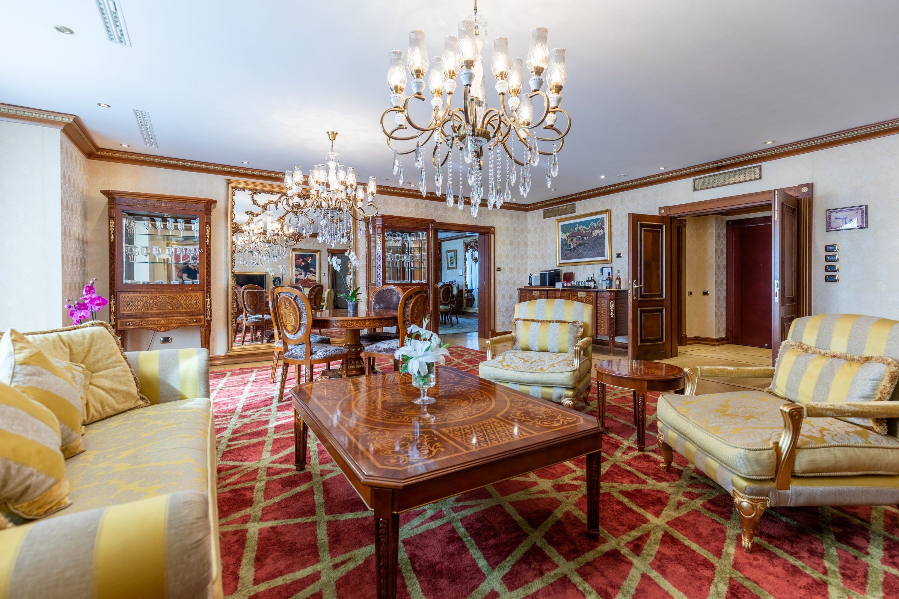 1 bedroom, frette italian sheets, premium bedding, down duvets