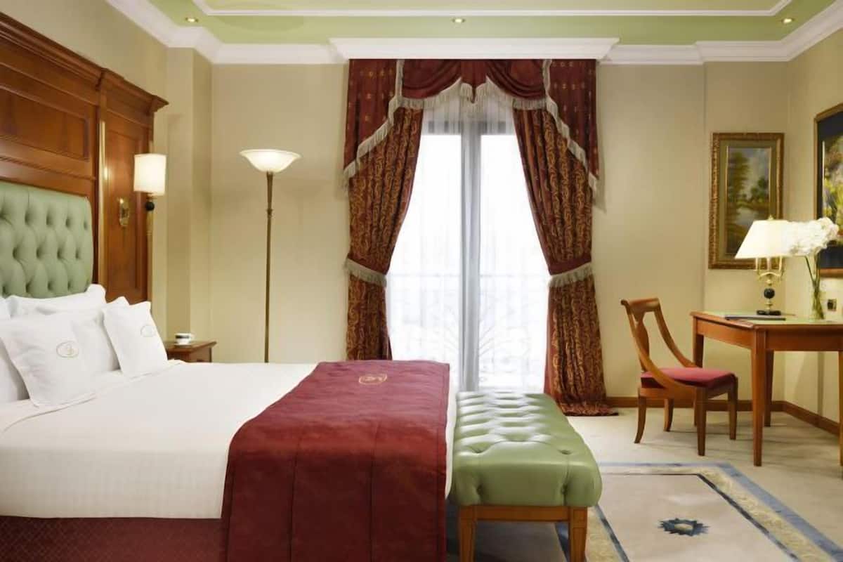 Frette Italian sheets, premium bedding, down duvets, minibar