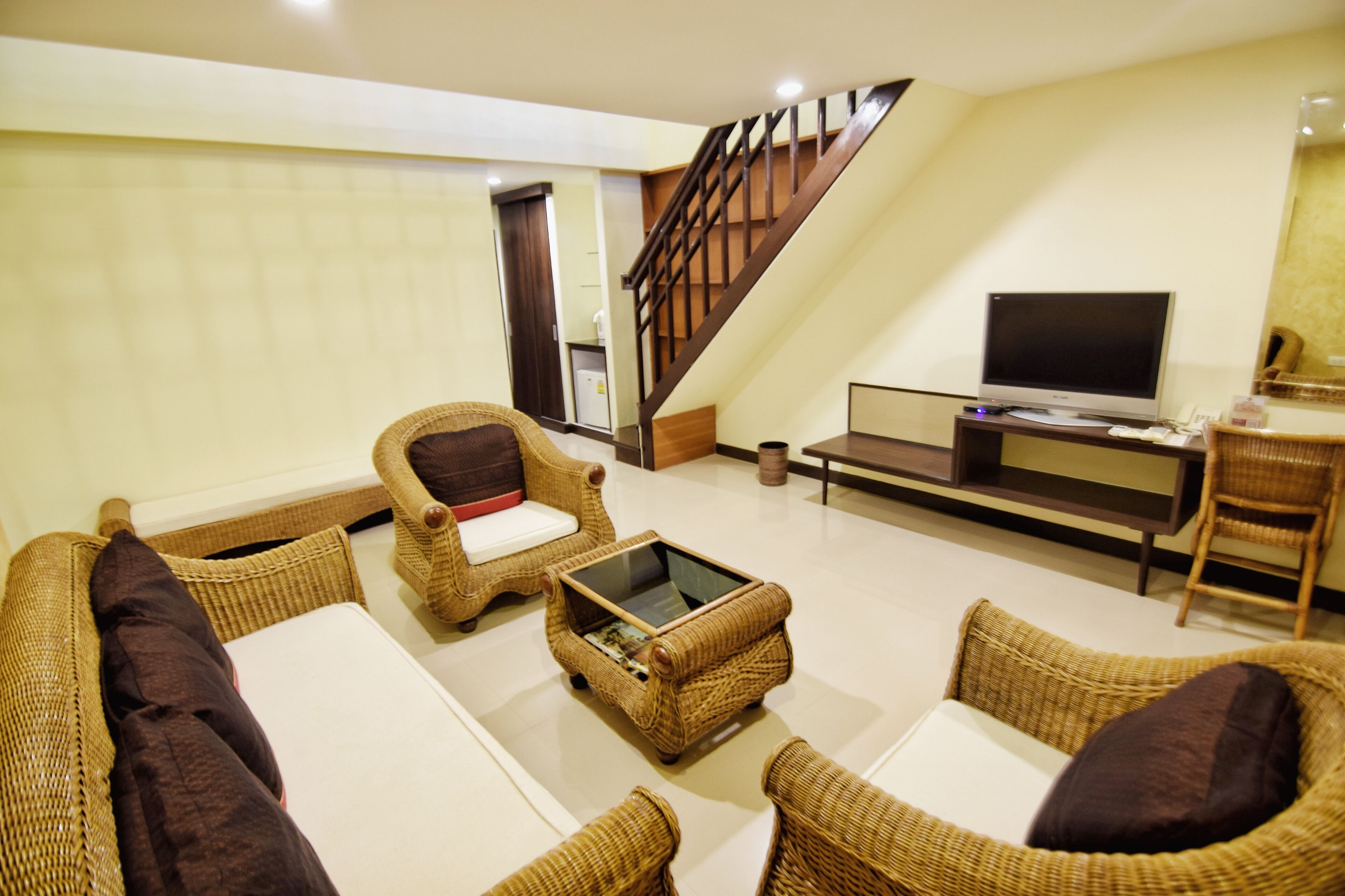 grand duplex suit | living room | 32-inch lcd tv with digital channels, tv
