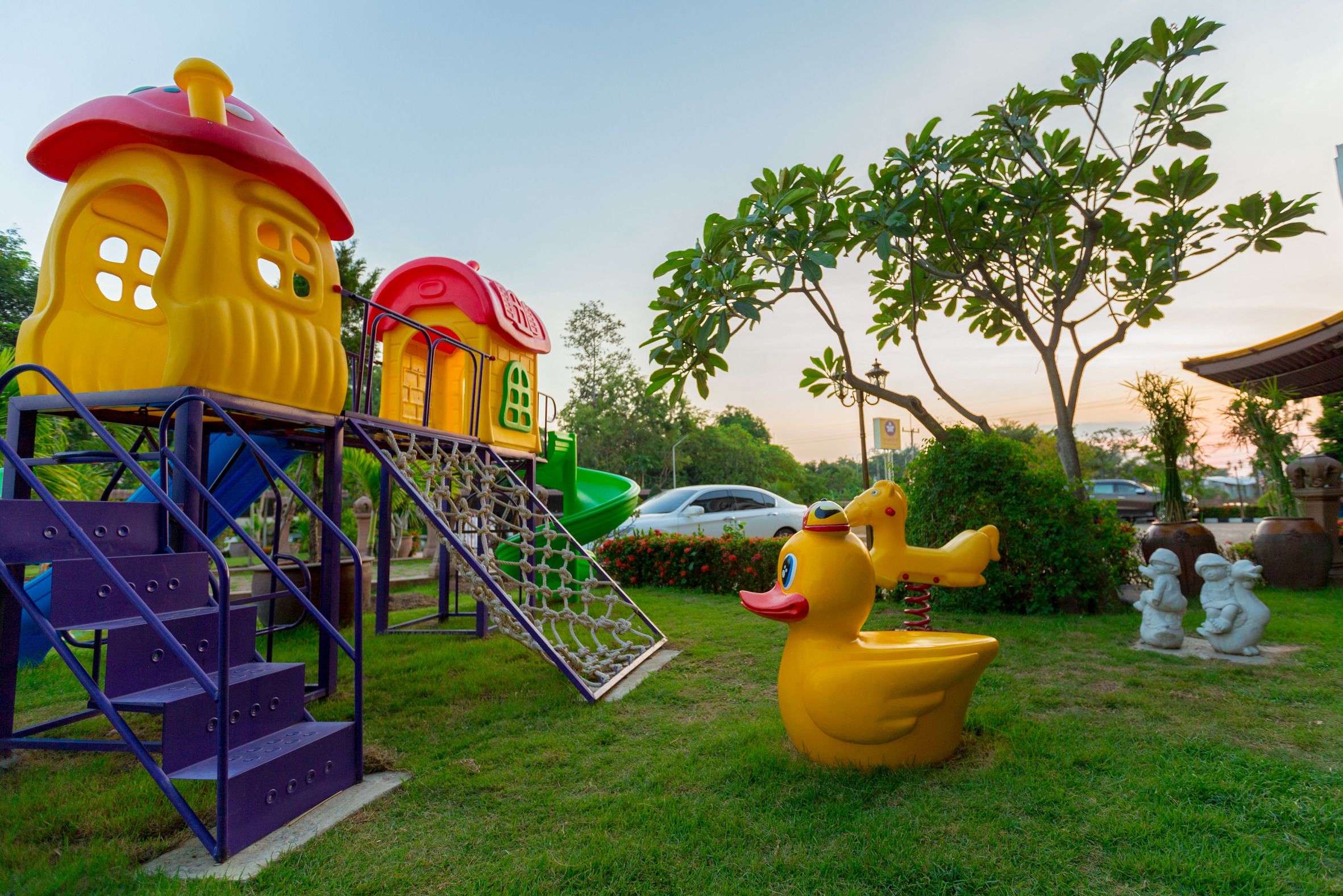 children’s play area – outdoor