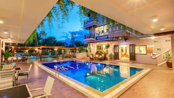 Kolam renang outdoor