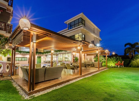 Café da manhã, almoço e jantar. Phanomrung Puri Boutique Hotels and Resorts