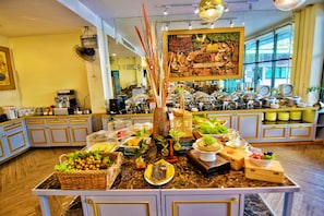 Daily cooked-to-order breakfast (THB 150 per person) - Phanomrung Puri Boutique Hotels and Resorts (Nang Rong)