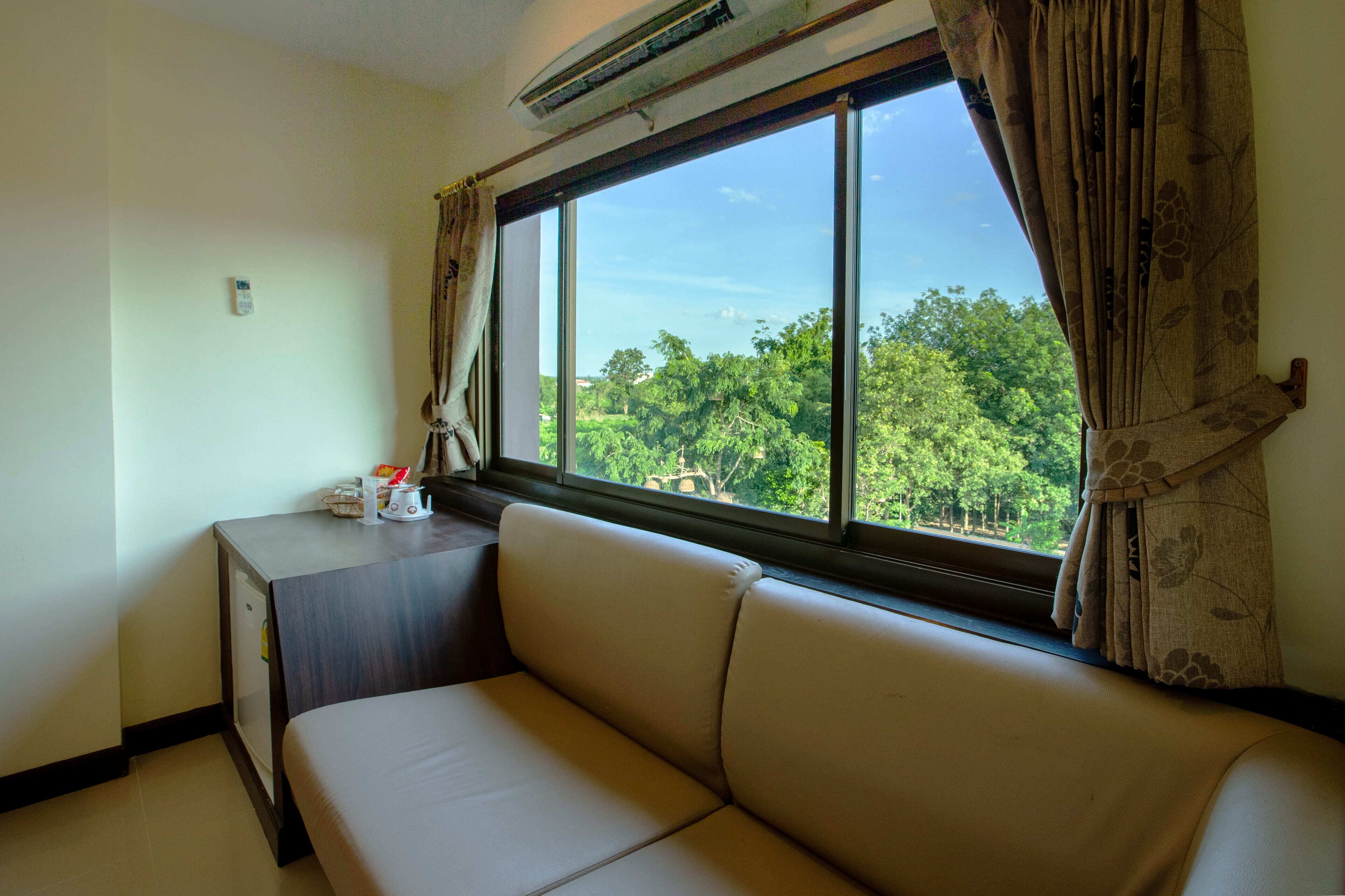 superior king room | 1 bedroom, minibar, desk, free cots/infant beds