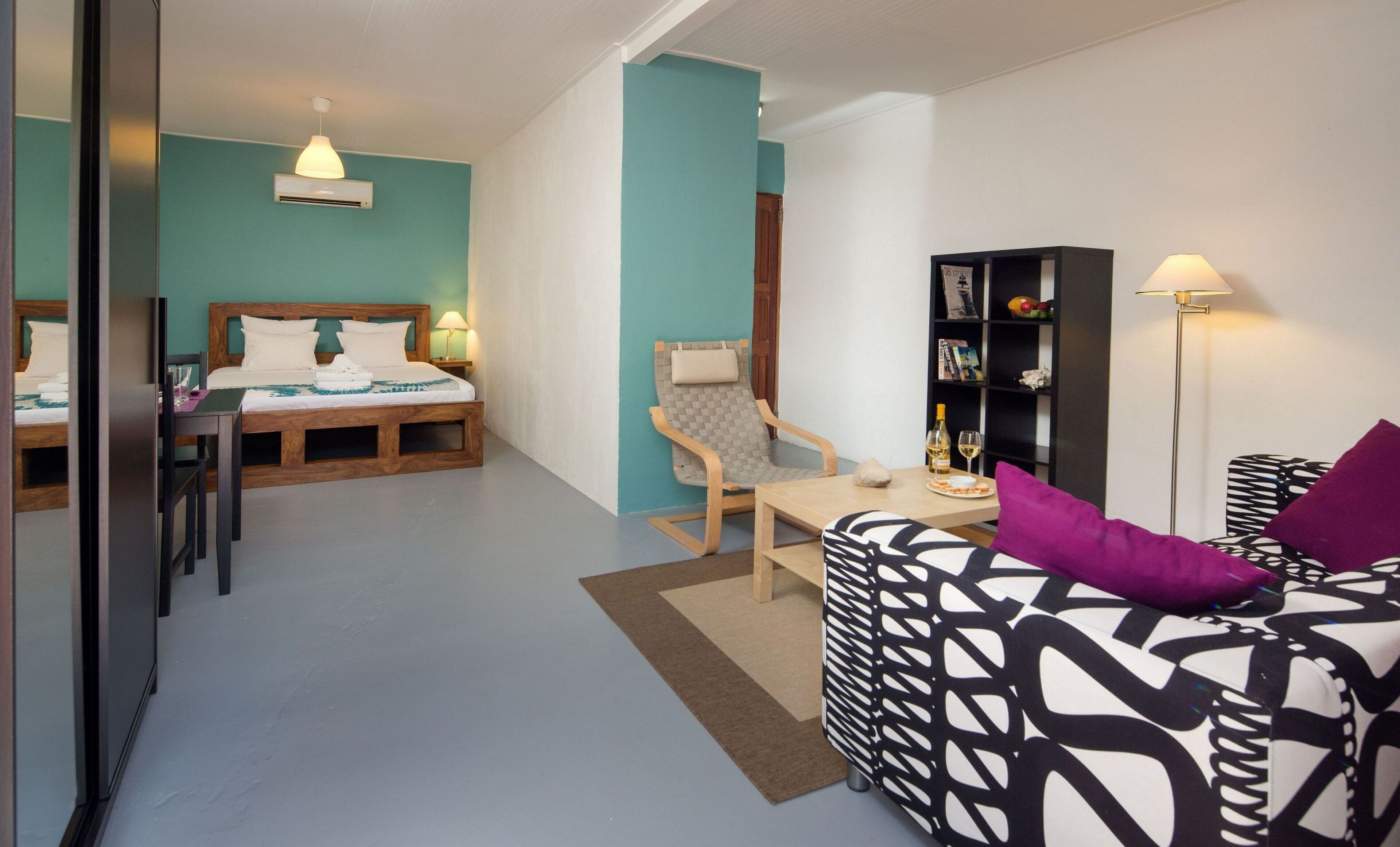 Traditional Cottage | Lobby