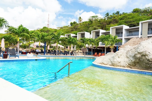 The Ritz Village Hotel 