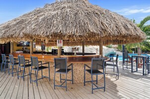 Bar vid poolen