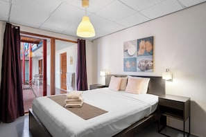 Premium bedding, in-room safe, individually furnished, laptop workspace - The Ritz Village Hotel (Willemstad)