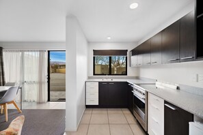 Two Bedroom | 1 bedroom, desk, blackout drapes, iron/ironing board - Avenue Motel (Alexandra)