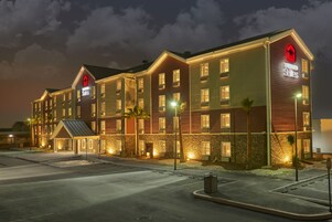 Fachada del alojamiento - Noche