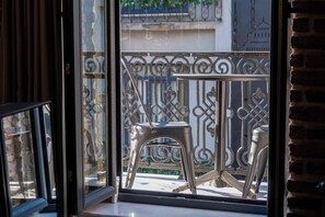 Minibar, coffre-fort, bureau, accès au Wi-Fi (inclus)