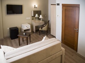 Minibar, in-room safe, desk, free WiFi