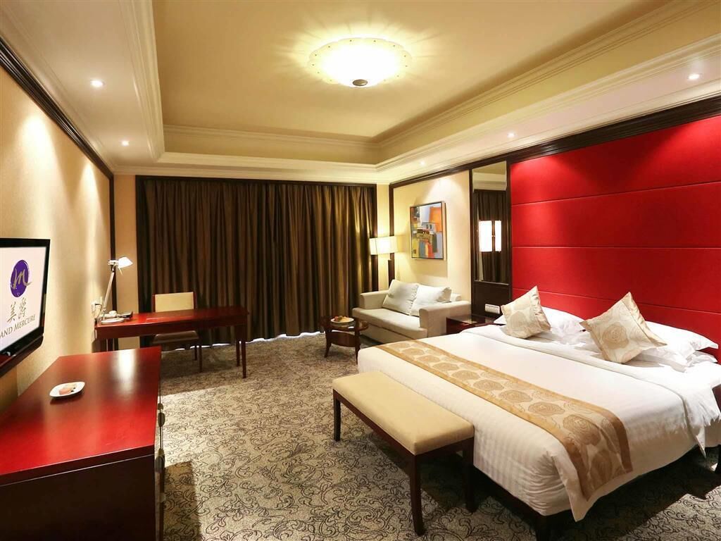 Minibar, in-room safe, desk, blackout curtains