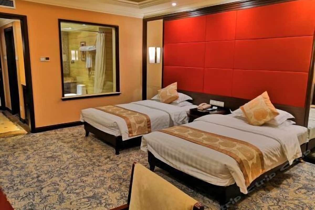 Minibar, in-room safe, desk, blackout curtains