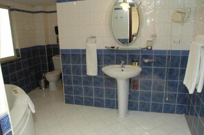 Shower, hair dryer - Angora Hotel (Ankara)