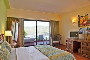 Individually furnished, desk, blackout drapes, soundproofing