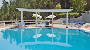 Outdoor pool, pool loungers