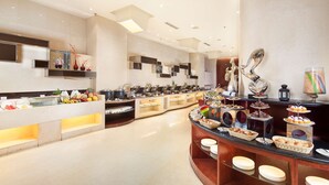 2 ristoranti; aperti a colazione, a pranzo e a cena