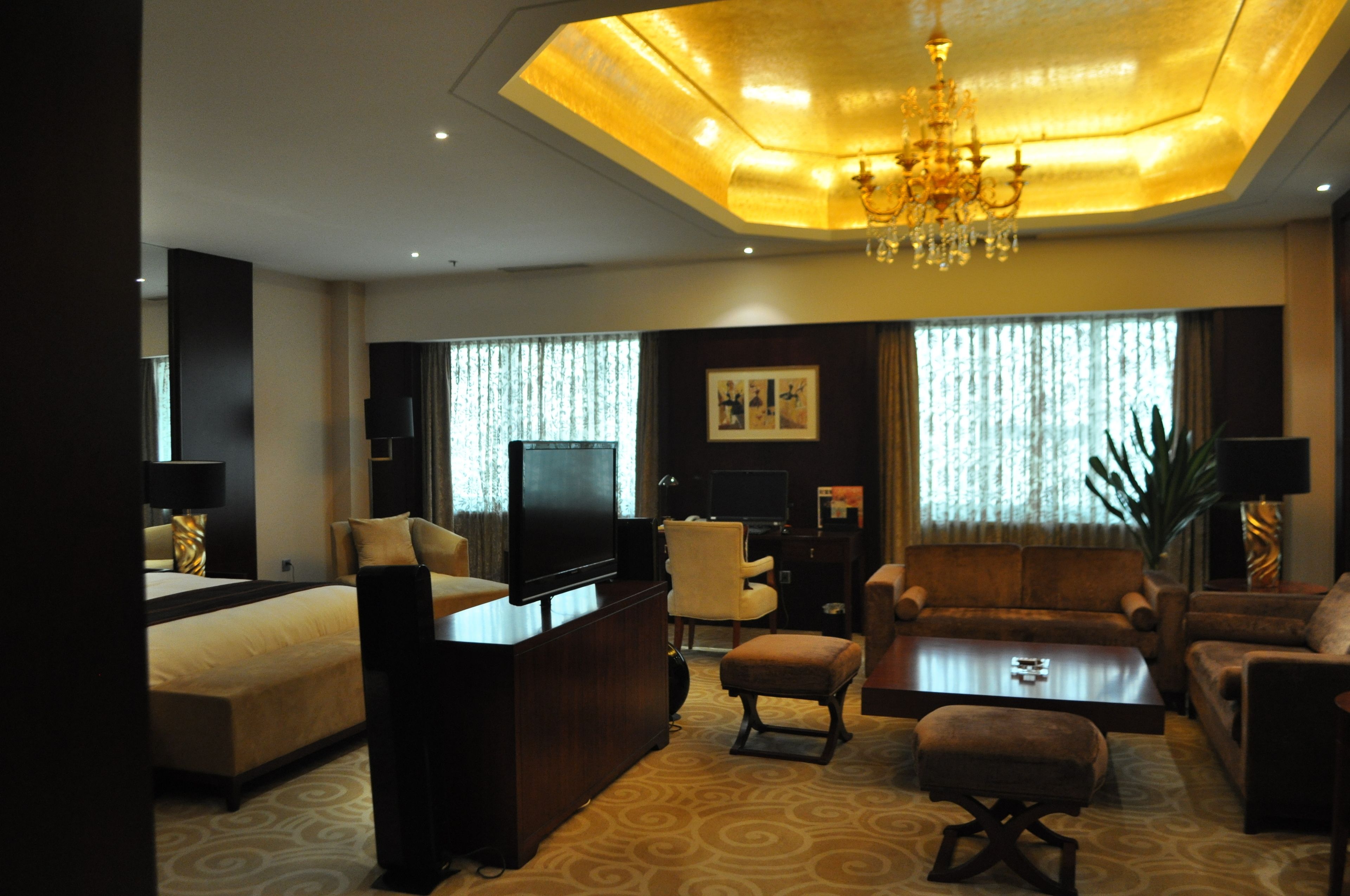 Presidential Suite, 1 King Bed, Smoking | Minibar, in-room safe, desk, soundproofing