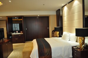 Presidential Suite, 1 King Bed, Smoking